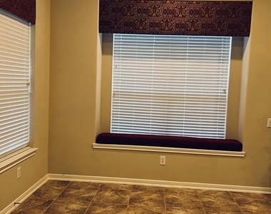 5235 Valley Bluff Lane - Photo Thumbnail 17
