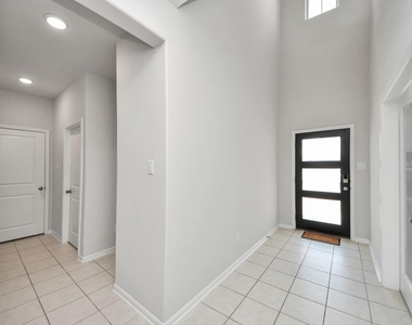 10618 Amador Peak Drive - Photo Thumbnail 7