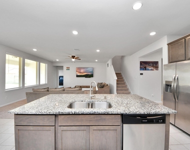 10618 Amador Peak Drive - Photo Thumbnail 14