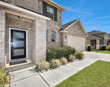 10618 Amador Peak Drive - Photo Thumbnail 8