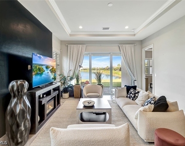 9209 Cayman Drive N - Photo Thumbnail 2