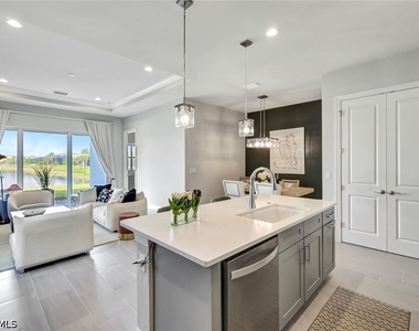 9209 Cayman Drive N - Photo Thumbnail 19