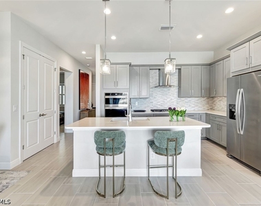 9209 Cayman Drive N - Photo Thumbnail 20