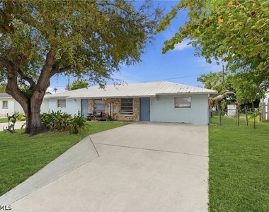 1195 S Alhambra Circle - Photo Thumbnail 15