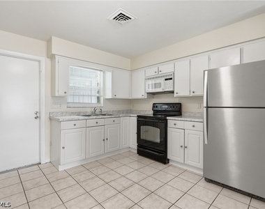 1195 S Alhambra Circle - Photo Thumbnail 2