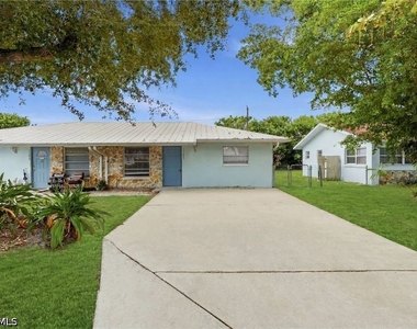 1195 S Alhambra Circle - Photo Thumbnail 18