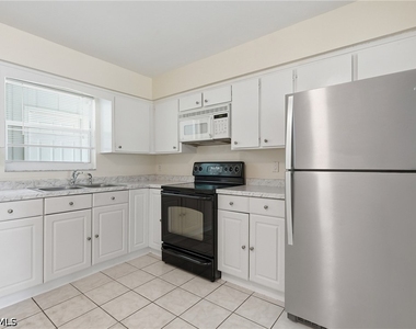 1195 S Alhambra Circle - Photo Thumbnail 10
