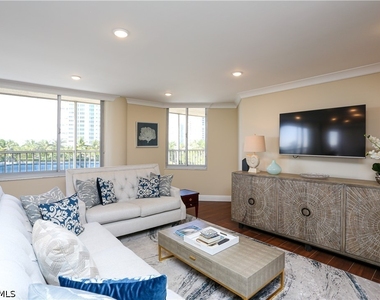 4041 Gulf Shore Boulevard N - Photo Thumbnail 3