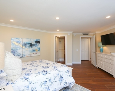 4041 Gulf Shore Boulevard N - Photo Thumbnail 16