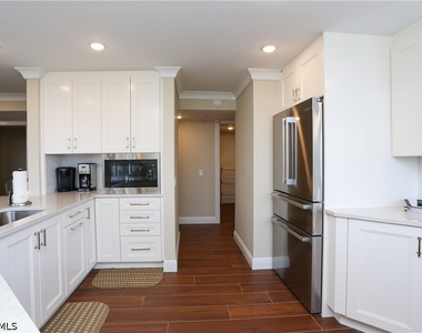 4041 Gulf Shore Boulevard N - Photo Thumbnail 10