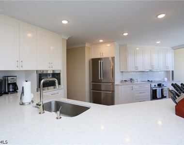 4041 Gulf Shore Boulevard N - Photo Thumbnail 8