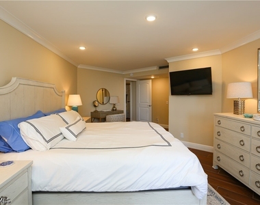 4041 Gulf Shore Boulevard N - Photo Thumbnail 21