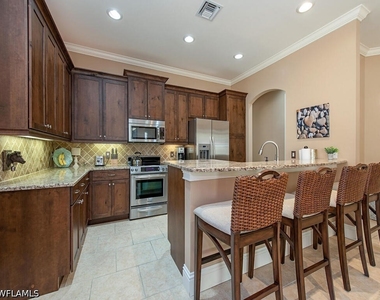 8000 Cordoba Place - Photo Thumbnail 4