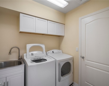 409 Waterleaf Court - Photo Thumbnail 15