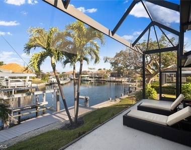 409 Waterleaf Court - Photo Thumbnail 18