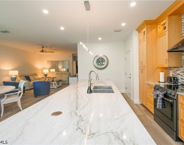 5632 Whisperwood Boulevard - Photo Thumbnail 21