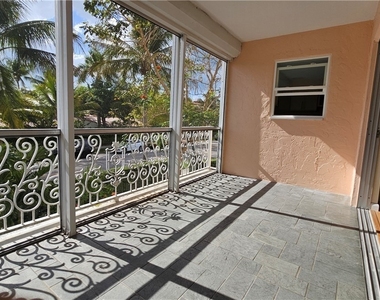 301 6th Avenue S - Photo Thumbnail 2