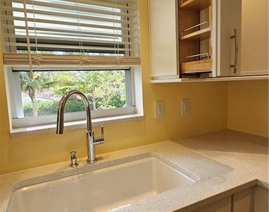 301 6th Avenue S - Photo Thumbnail 16