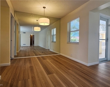 301 6th Avenue S - Photo Thumbnail 5