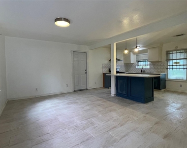 3819 Botany Lane - Photo Thumbnail 4