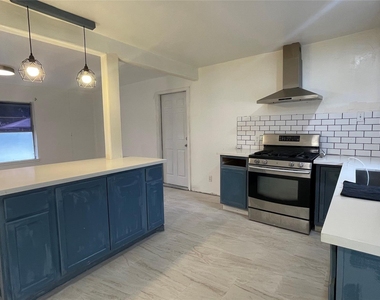 3819 Botany Lane - Photo Thumbnail 6