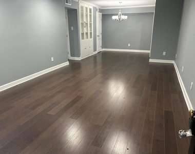359 N Post Oak Lane - Photo Thumbnail 4