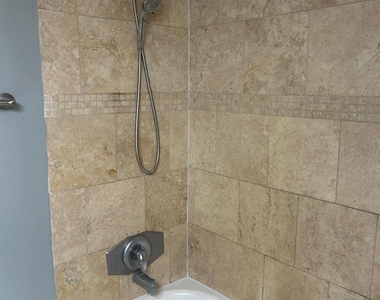359 N Post Oak Lane - Photo Thumbnail 14