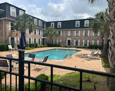 359 N Post Oak Lane - Photo Thumbnail 1