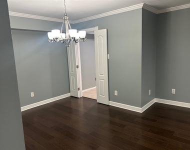 359 N Post Oak Lane - Photo Thumbnail 5