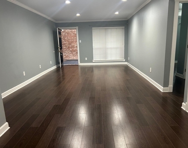 359 N Post Oak Lane - Photo Thumbnail 3