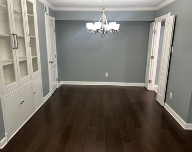 359 N Post Oak Lane - Photo Thumbnail 6