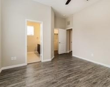 3209 Vintage Creek Court - Photo Thumbnail 5