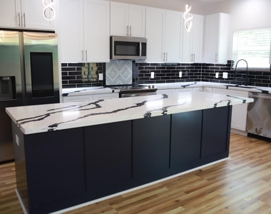 5126 Lyndhurst Drive - Photo Thumbnail 2