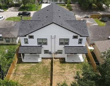 5126 Lyndhurst Drive - Photo Thumbnail 14