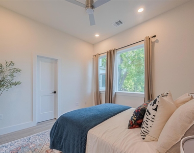 2909 Nagle Street - Photo Thumbnail 21