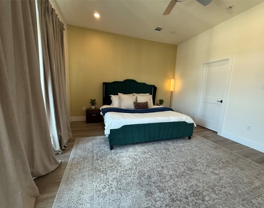 2909 Nagle Street - Photo Thumbnail 14