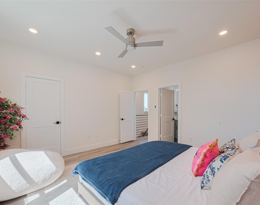 2909 Nagle Street - Photo Thumbnail 29