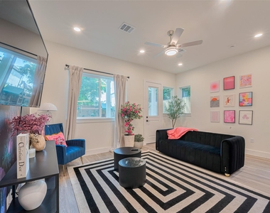 2909 Nagle Street - Photo Thumbnail 7