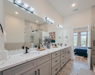 2909 Nagle Street - Photo Thumbnail 17