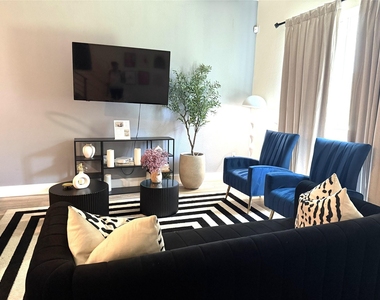 2909 Nagle Street - Photo Thumbnail 5
