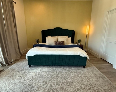 2909 Nagle Street - Photo Thumbnail 15