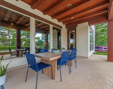 19 Paloma Bend Place - Photo Thumbnail 7