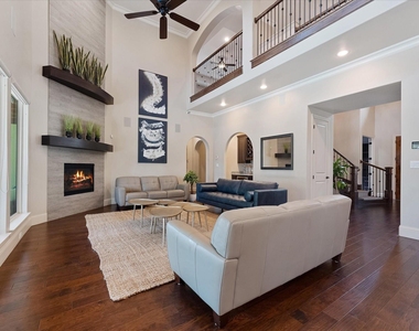 19 Paloma Bend Place - Photo Thumbnail 22