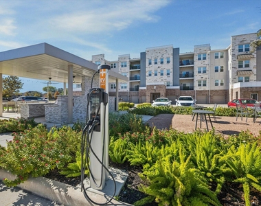 6804 Westview Dr, Unit 2307 Drive - Photo Thumbnail 36