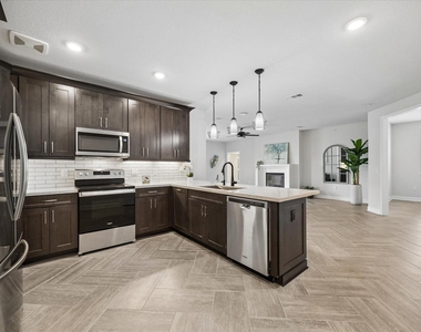 6804 Westview Dr, Unit 2307 Drive - Photo Thumbnail 7