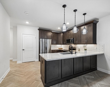 6804 Westview Dr, Unit 2307 Drive - Photo Thumbnail 8