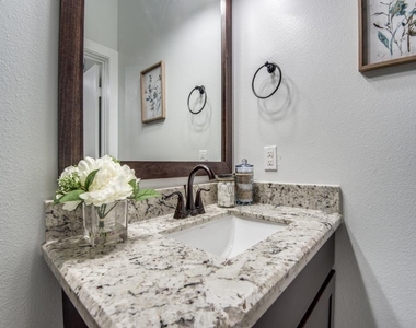 1509 Holly Street - Photo Thumbnail 19