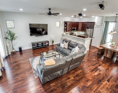 1509 Holly Street - Photo Thumbnail 6