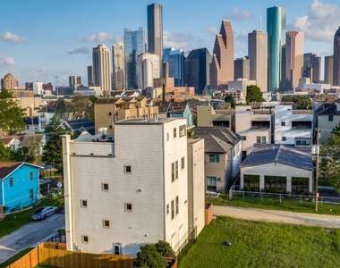 1509 Holly Street - Photo Thumbnail 2