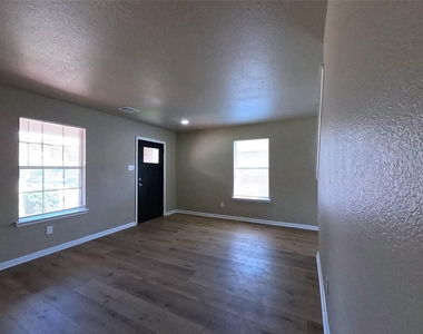 17107 Westminster Village Court - Photo Thumbnail 7